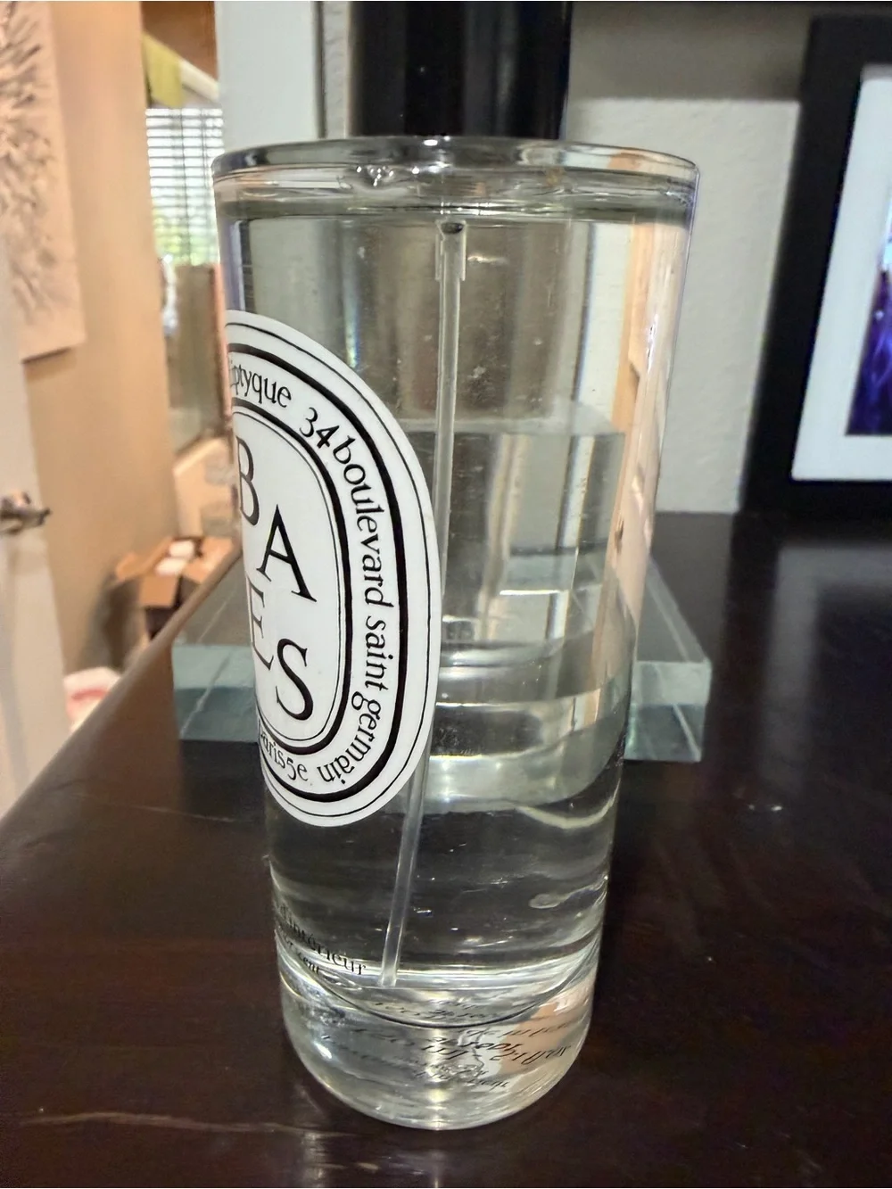 diptyque Baies Clear Bottle with Black and White Label - Picture 4 of 4
